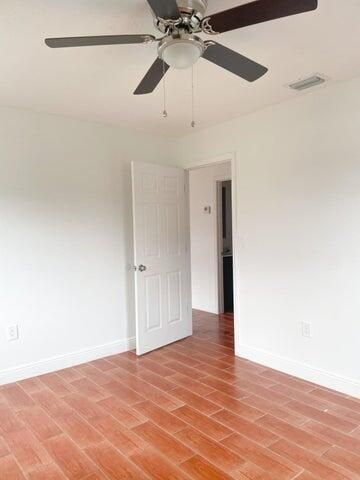 For Rent: $2,200 (2 beds, 1 baths, 900 Square Feet)
