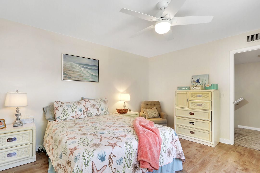 Active With Contract: $334,900 (2 beds, 2 baths, 1374 Square Feet)