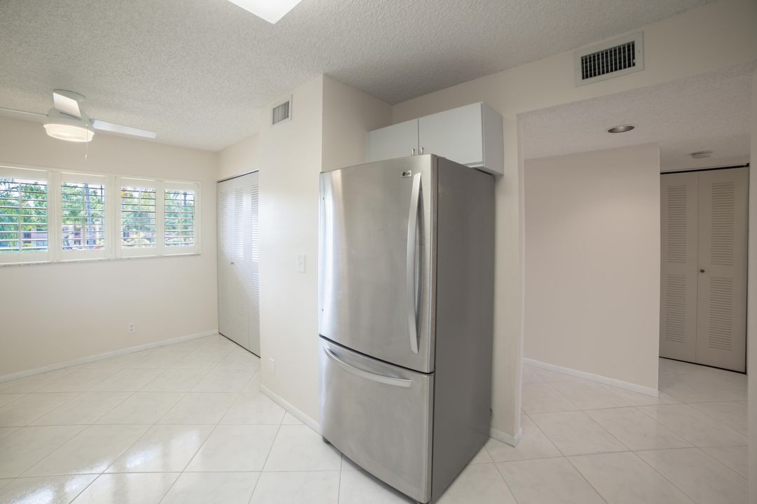 For Rent: $2,750 (2 beds, 2 baths, 1348 Square Feet)