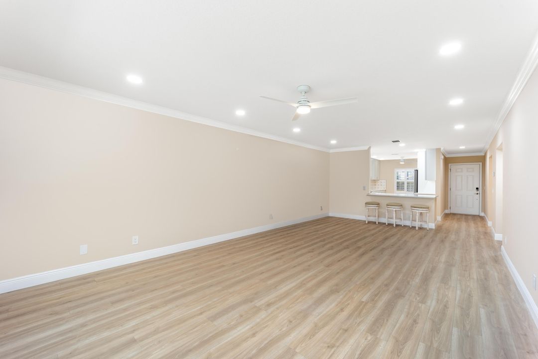 For Sale: $399,500 (2 beds, 2 baths, 1370 Square Feet)