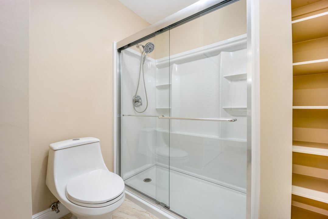 For Sale: $399,500 (2 beds, 2 baths, 1370 Square Feet)