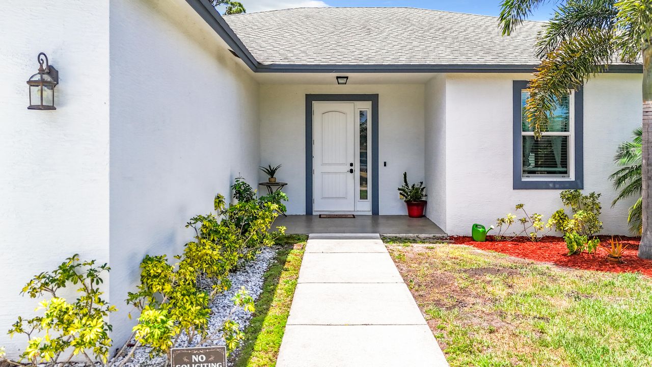 For Sale: $515,000 (4 beds, 2 baths, 2261 Square Feet)