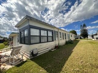For Sale: $88,999 (2 beds, 2 baths, 1350 Square Feet)