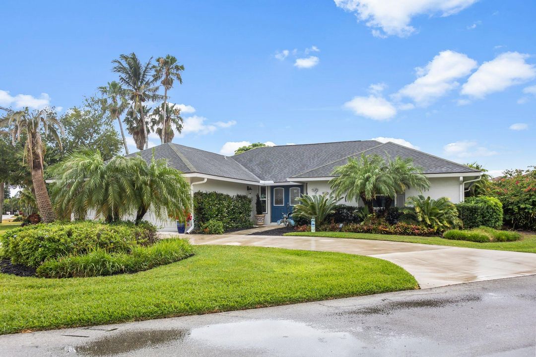 For Sale: $1,150,000 (3 beds, 2 baths, 1823 Square Feet)