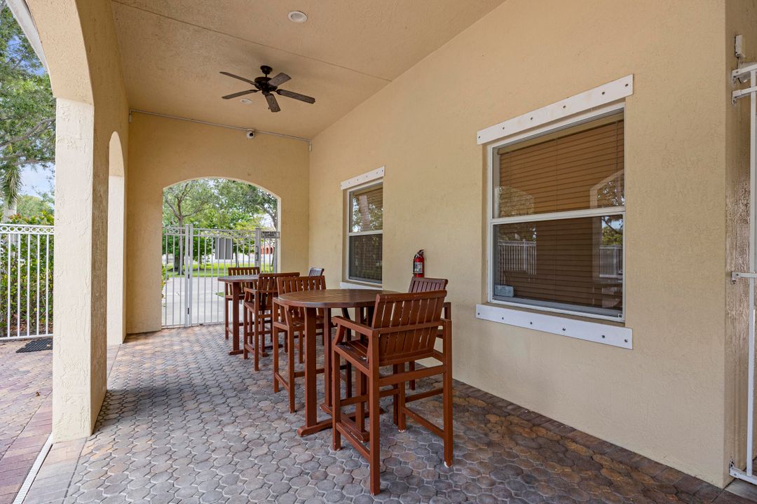 For Sale: $329,900 (3 beds, 2 baths, 1607 Square Feet)