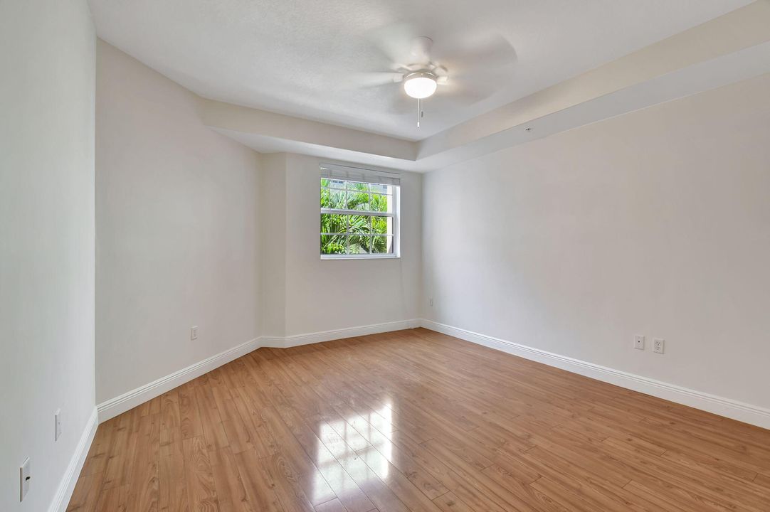 For Sale: $899,000 (2 beds, 2 baths, 1400 Square Feet)