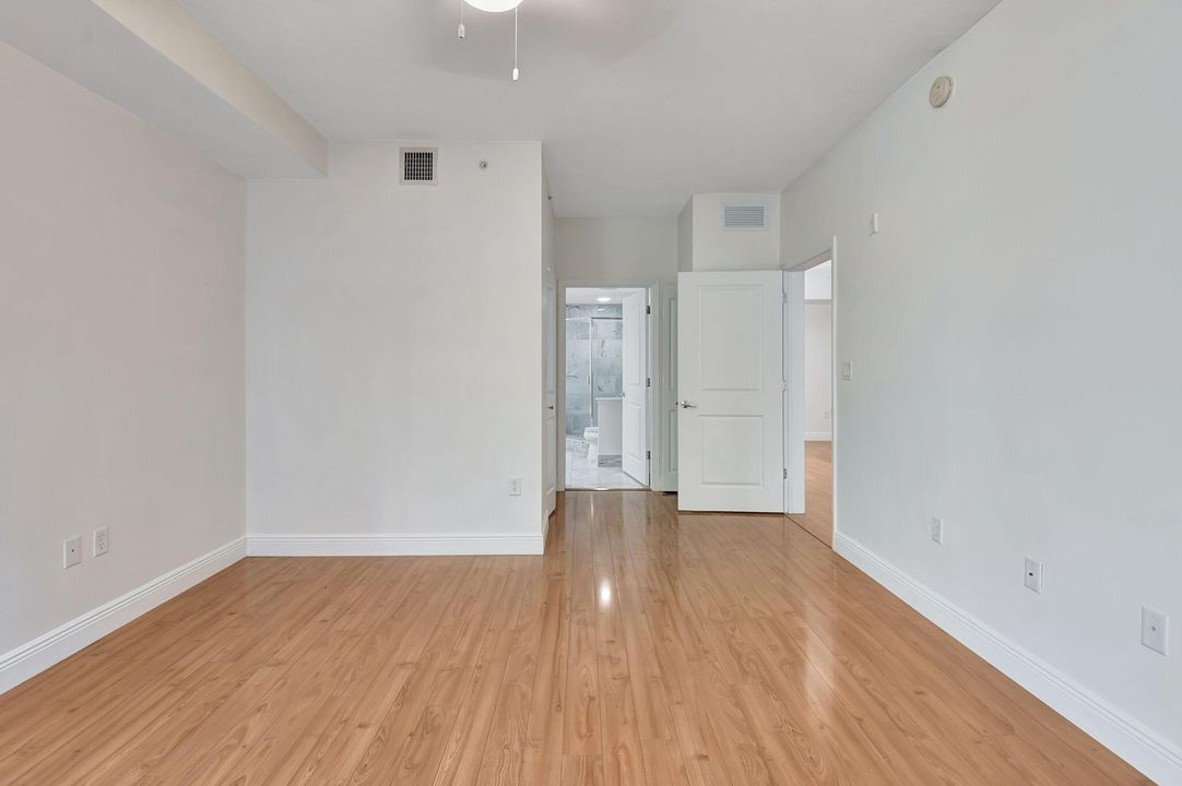 For Sale: $899,000 (2 beds, 2 baths, 1400 Square Feet)