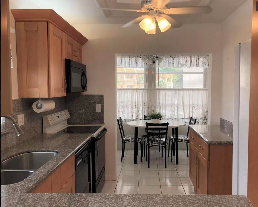 Recently Rented: $1,900 (2 beds, 2 baths, 970 Square Feet)