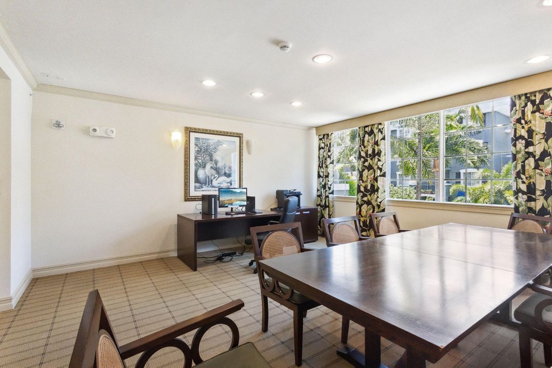 Active With Contract: $3,300 (2 beds, 2 baths, 1182 Square Feet)