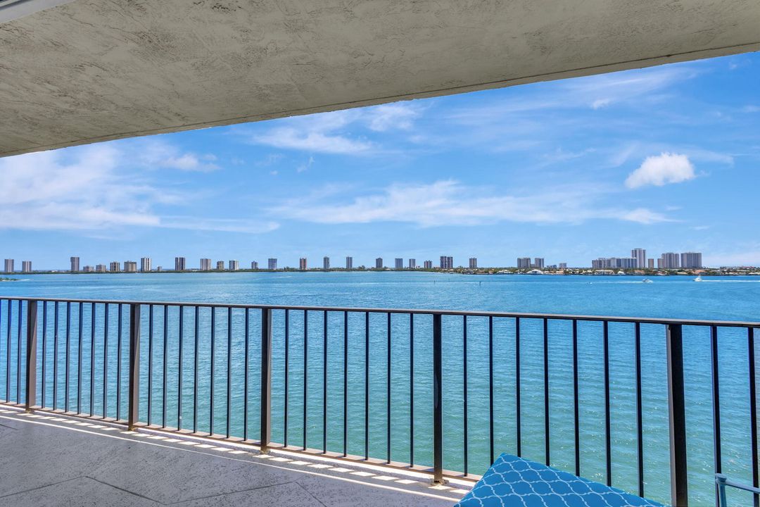 For Sale: $435,000 (2 beds, 2 baths, 1440 Square Feet)