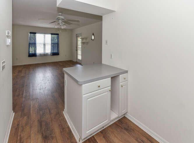 For Rent: $1,775 (2 beds, 2 baths, 861 Square Feet)