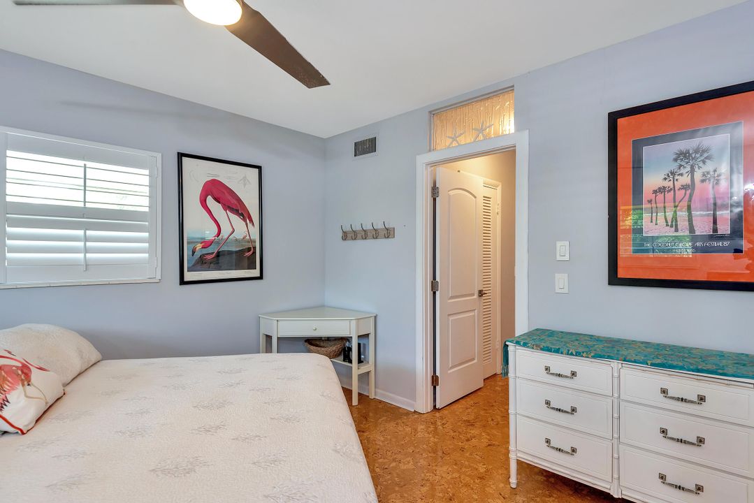 For Sale: $305,000 (1 beds, 1 baths, 615 Square Feet)