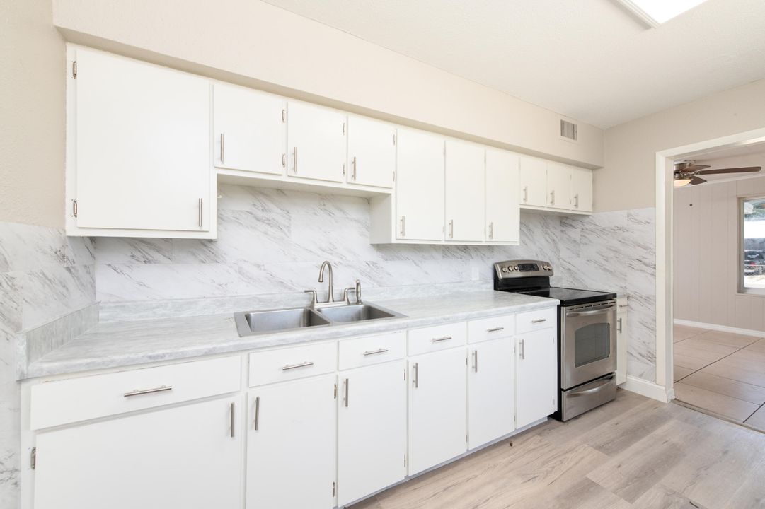For Rent: $2,195 (3 beds, 2 baths, 1431 Square Feet)