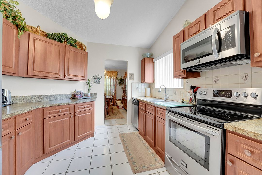 For Sale: $439,900 (3 beds, 2 baths, 1880 Square Feet)