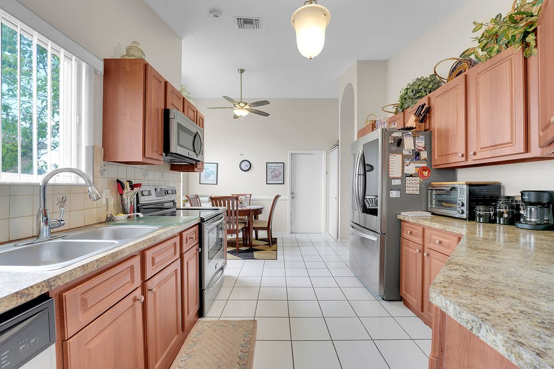 For Sale: $439,900 (3 beds, 2 baths, 1880 Square Feet)