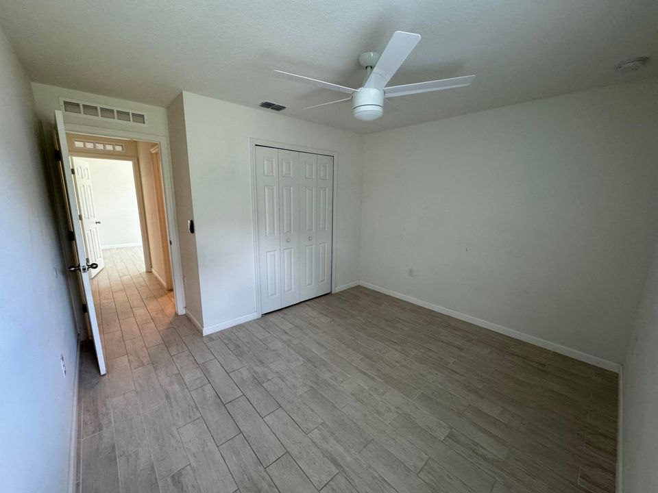 For Rent: $2,000 (3 beds, 1 baths, 1300 Square Feet)