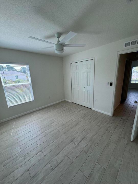 For Rent: $2,000 (3 beds, 1 baths, 1300 Square Feet)