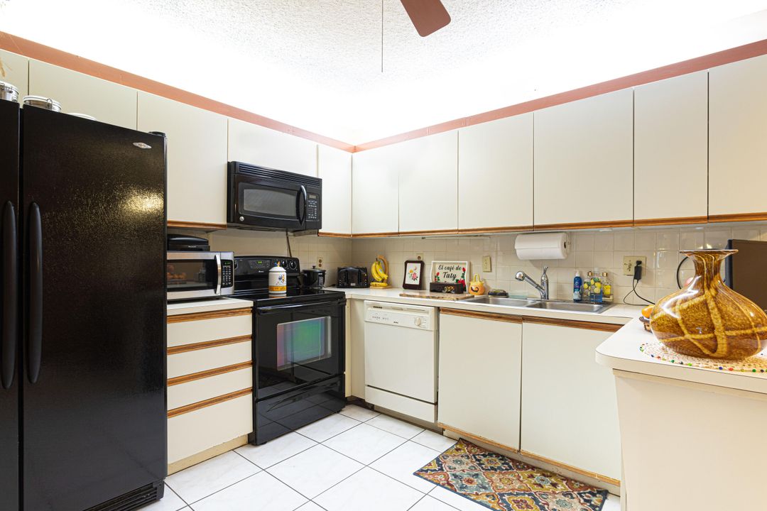 For Sale: $225,000 (3 beds, 2 baths, 1650 Square Feet)