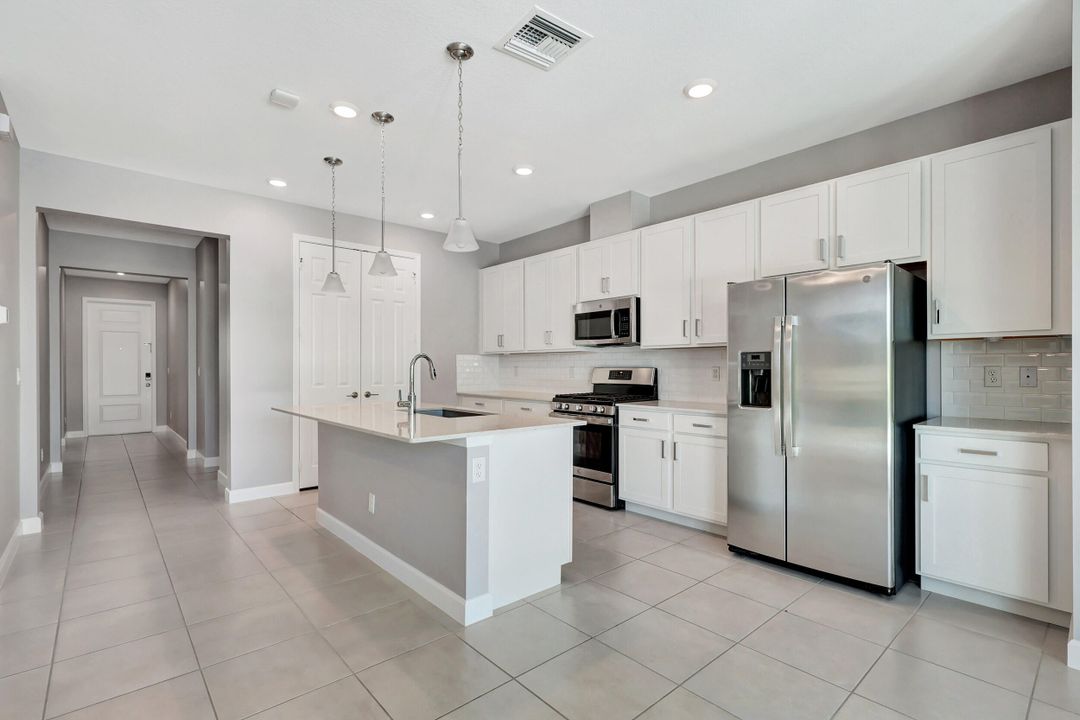 For Sale: $649,000 (3 beds, 2 baths, 1598 Square Feet)
