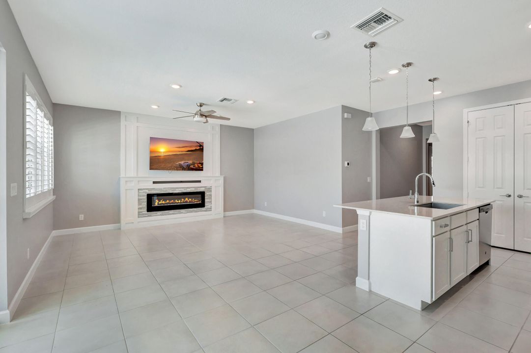 For Sale: $649,000 (3 beds, 2 baths, 1598 Square Feet)