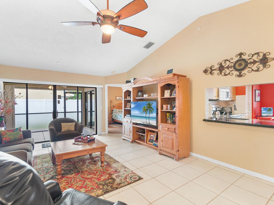 Active With Contract: $339,900 (3 beds, 2 baths, 1304 Square Feet)