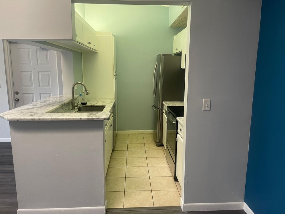 For Rent: $1,850 (2 beds, 2 baths, 1018 Square Feet)