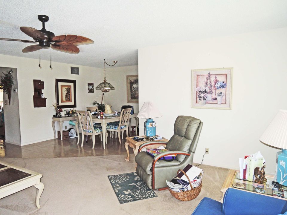 For Sale: $169,900 (2 beds, 2 baths, 1384 Square Feet)
