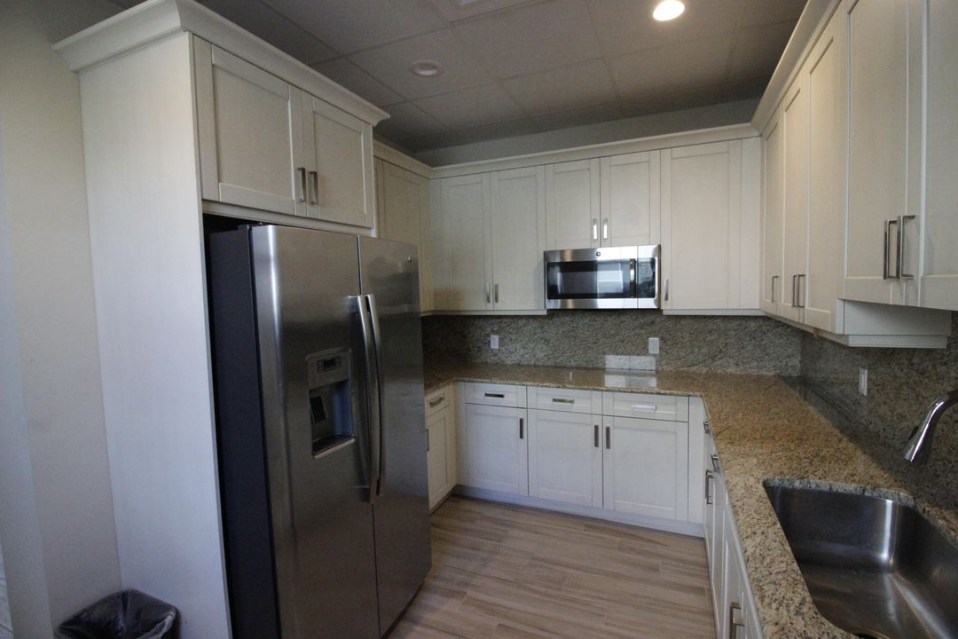 Active With Contract: $3,500 (3 beds, 2 baths, 2218 Square Feet)