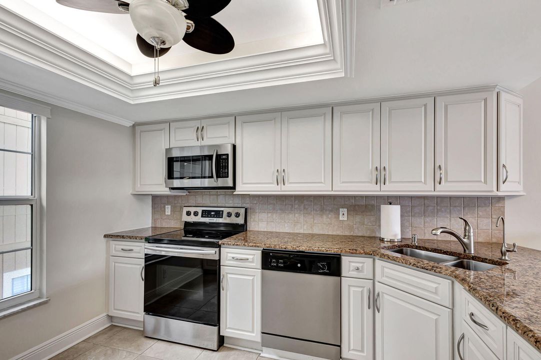 For Sale: $289,000 (2 beds, 2 baths, 1230 Square Feet)
