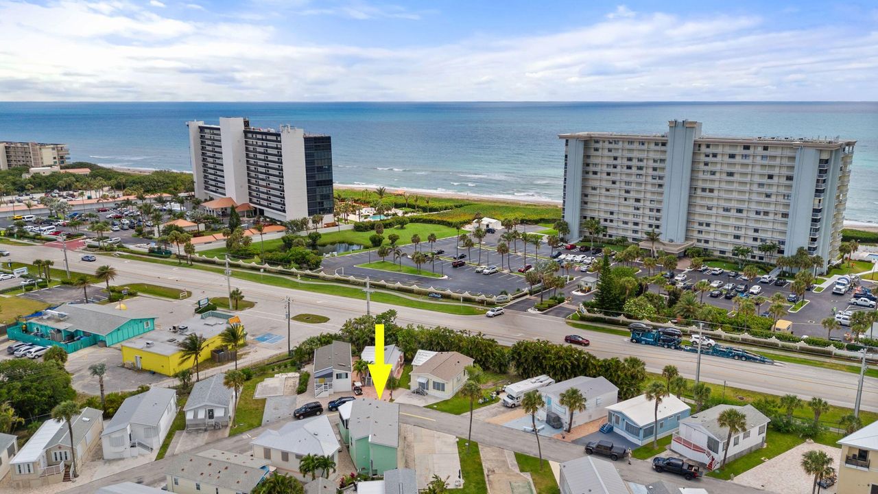 For Sale: $399,000 (2 beds, 2 baths, 788 Square Feet)