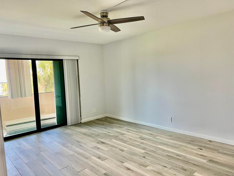 For Sale: $440,000 (2 beds, 2 baths, 1369 Square Feet)