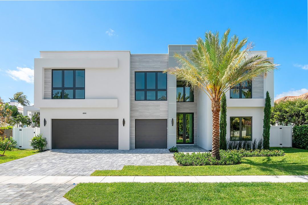 For Sale: $5,399,000 (5 beds, 5 baths, 5013 Square Feet)