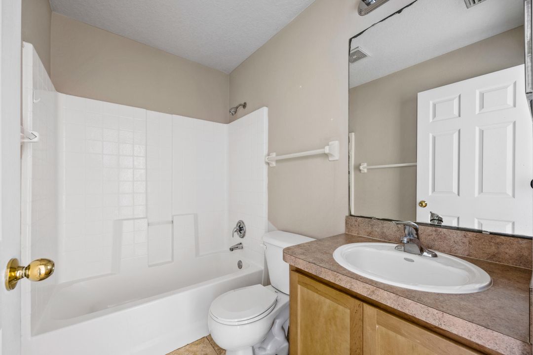 For Sale: $299,999 (3 beds, 2 baths, 1635 Square Feet)