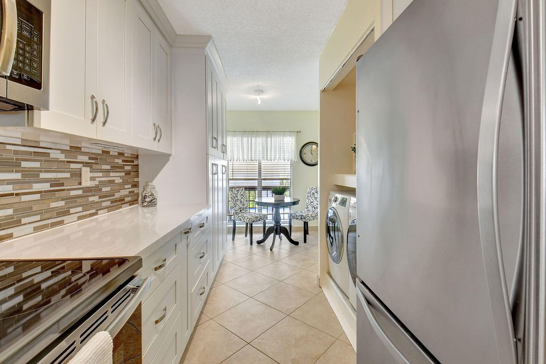 For Sale: $265,000 (2 beds, 2 baths, 1196 Square Feet)