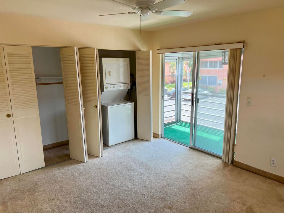 Active With Contract: $74,500 (1 beds, 1 baths, 720 Square Feet)