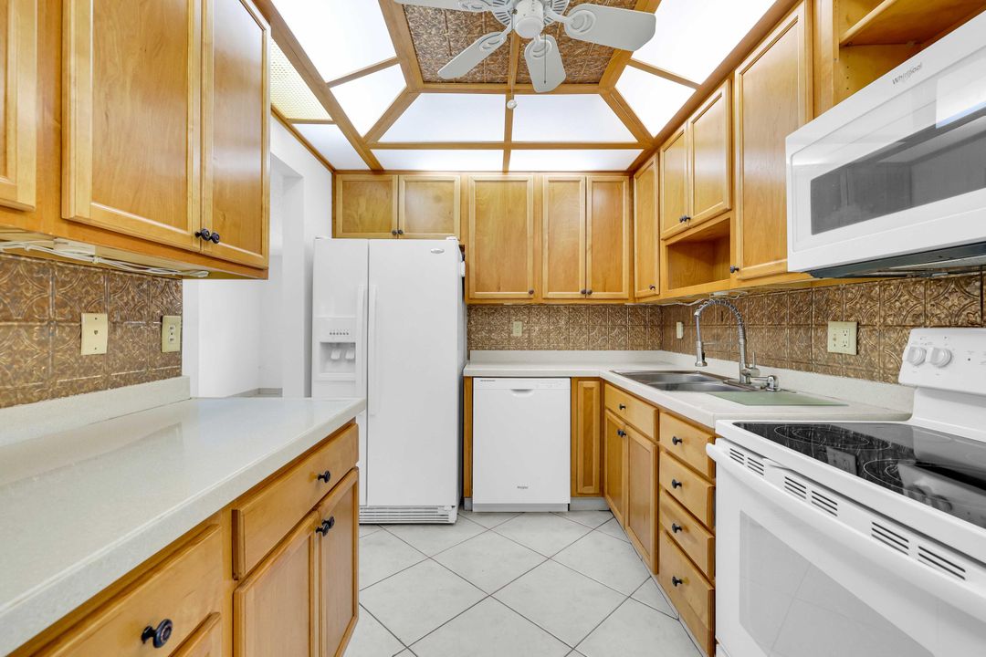 For Sale: $315,000 (2 beds, 2 baths, 1624 Square Feet)