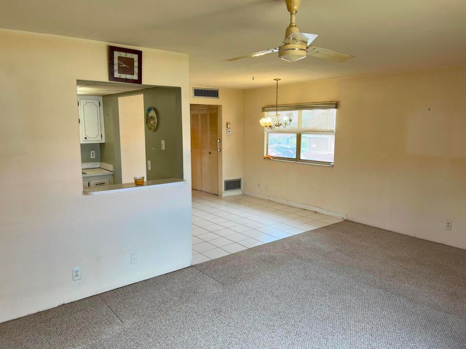 Active With Contract: $74,500 (1 beds, 1 baths, 720 Square Feet)