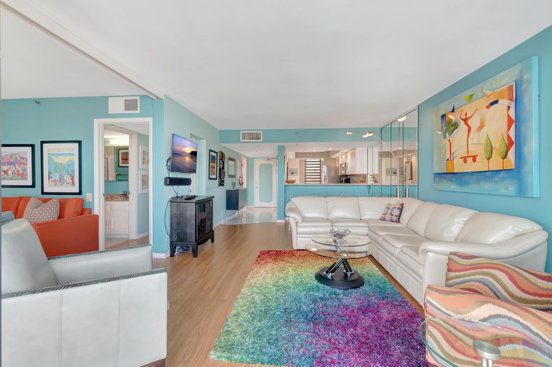 For Sale: $639,000 (2 beds, 2 baths, 1215 Square Feet)