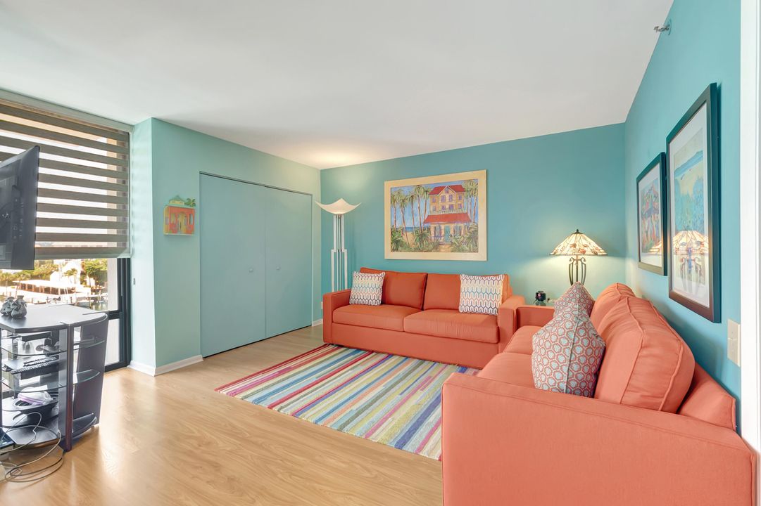 For Sale: $639,000 (2 beds, 2 baths, 1215 Square Feet)