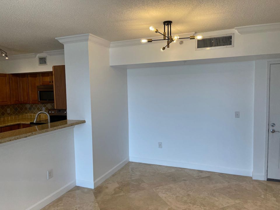 For Rent: $2,950 (2 beds, 2 baths, 1132 Square Feet)