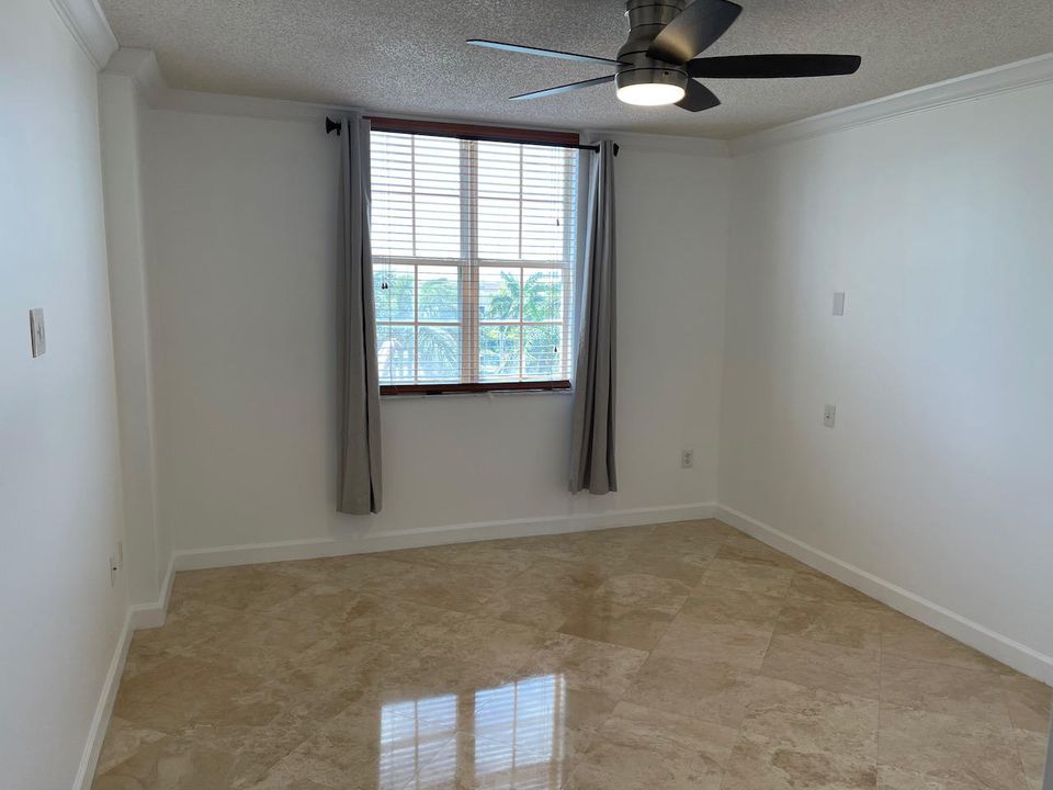For Rent: $2,950 (2 beds, 2 baths, 1132 Square Feet)
