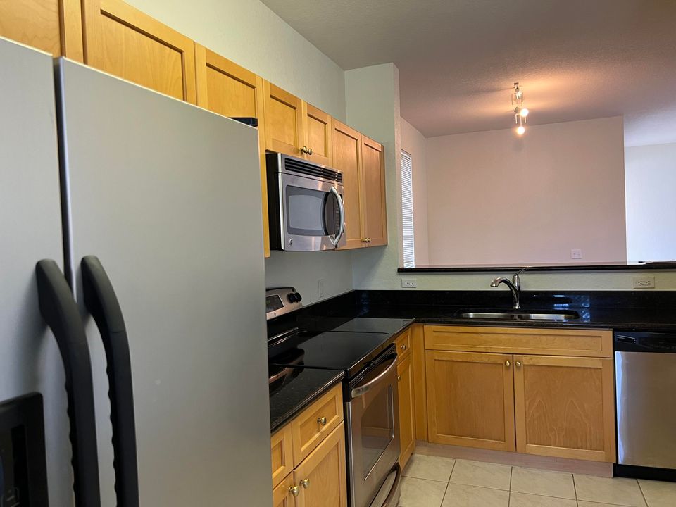 For Rent: $2,700 (3 beds, 2 baths, 1466 Square Feet)
