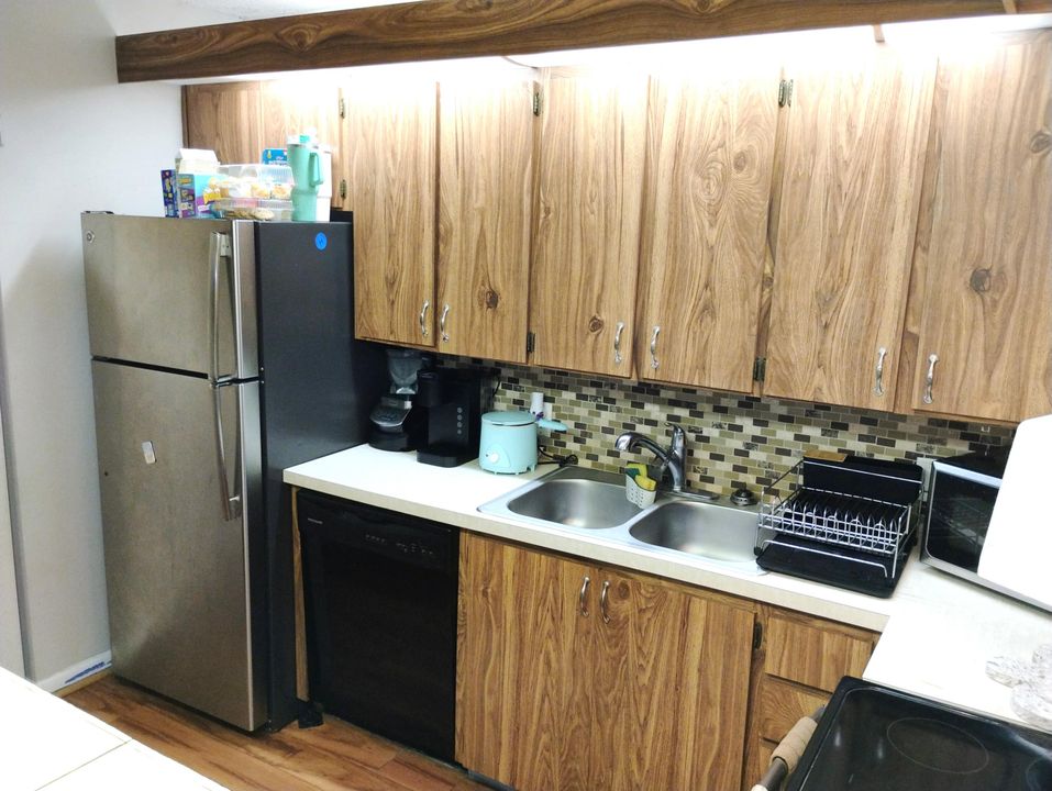 For Sale: $310,000 (2 beds, 2 baths, 1288 Square Feet)