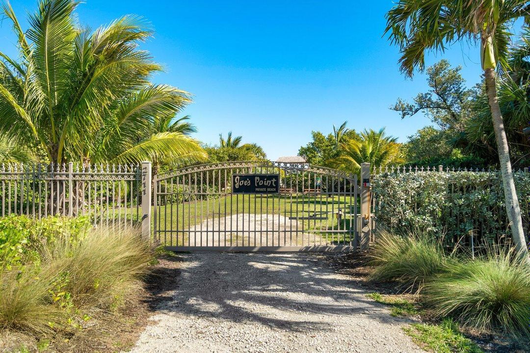 For Sale: $1,950,000 (4 beds, 2 baths, 3508 Square Feet)