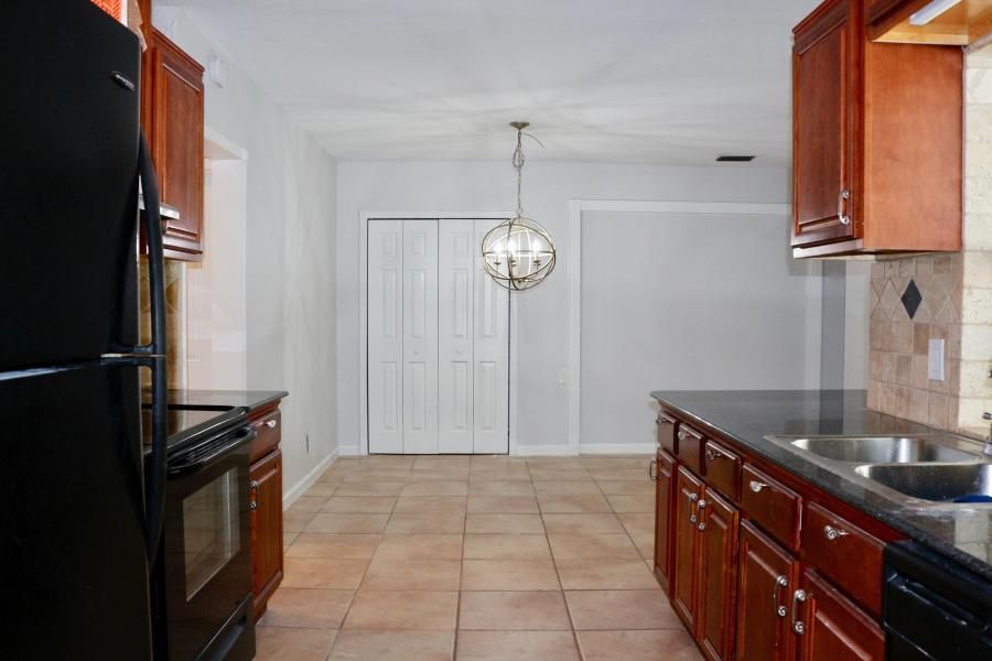 For Rent: $5,000 (4 beds, 2 baths, 1734 Square Feet)