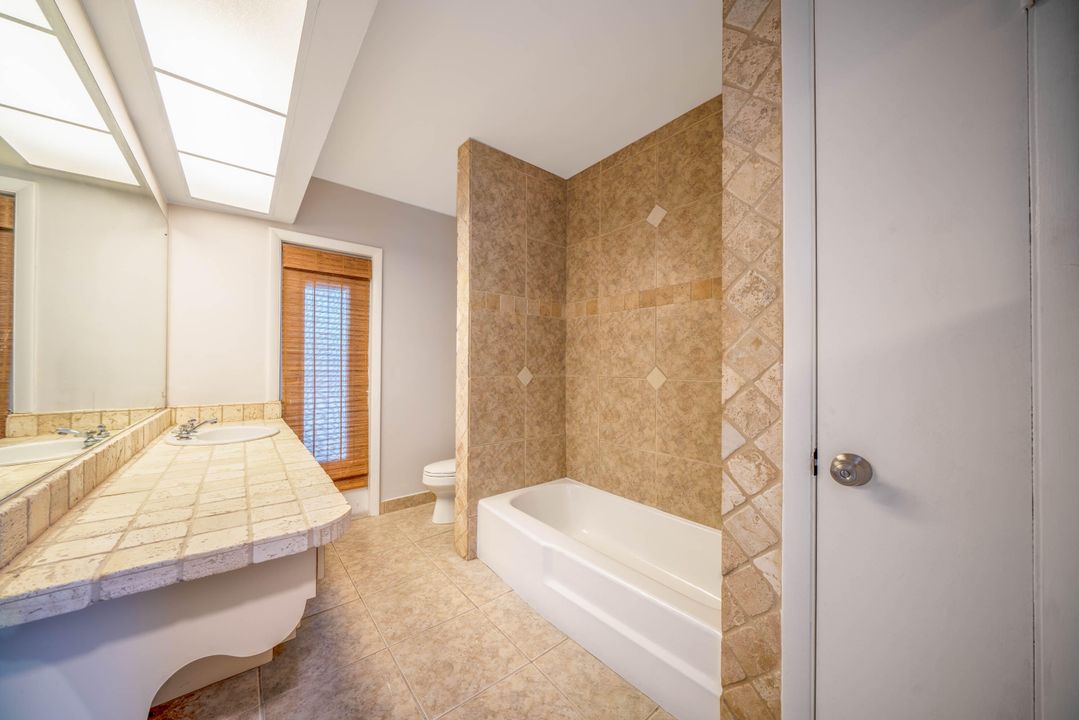В аренду: $5,000 (4 спален, 2 ванн, 1734 Квадратных фут)