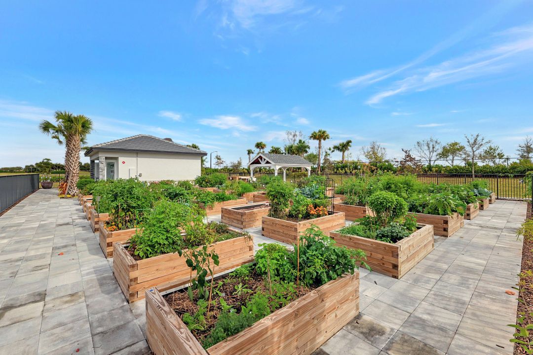 For Sale: $499,000 (3 beds, 2 baths, 1599 Square Feet)