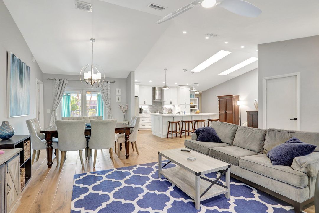 Active With Contract: $675,000 (4 beds, 2 baths, 1672 Square Feet)