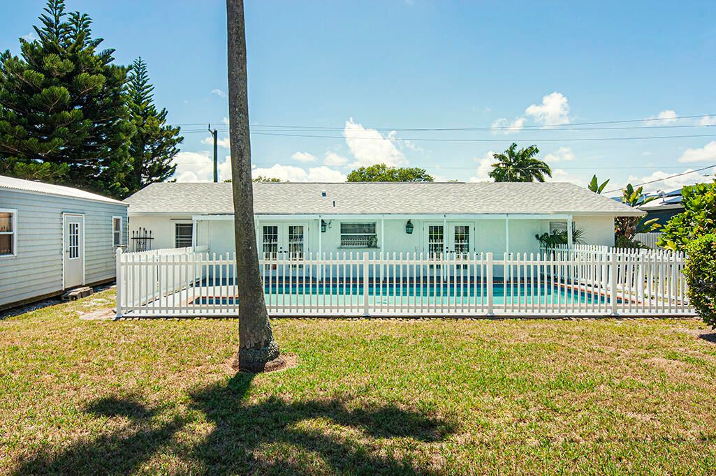 For Sale: $478,900 (3 beds, 2 baths, 1601 Square Feet)