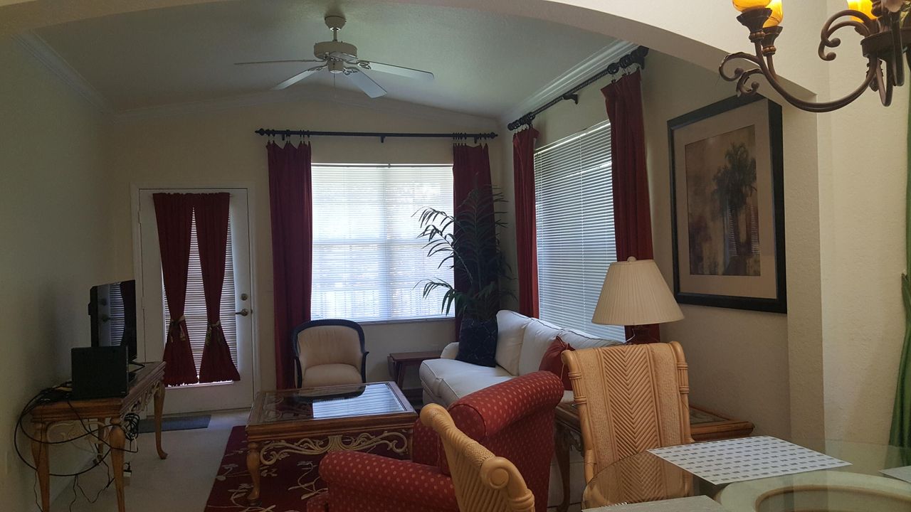 For Rent: $2,350 (2 beds, 2 baths, 1191 Square Feet)